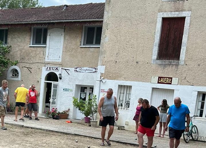 laverie accueil camping le claverie